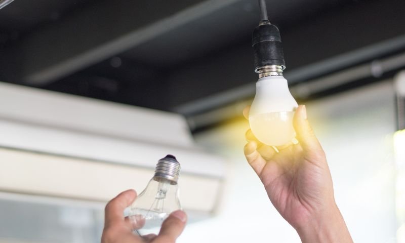 Comment changer ampoule plafonnier ? 3 Design sans titre 2025 10 26T141242.996