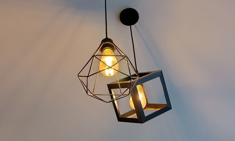 Comment installer un plafonnier avec crochet ? 3 Design sans titre 2025 10 26T142030.031