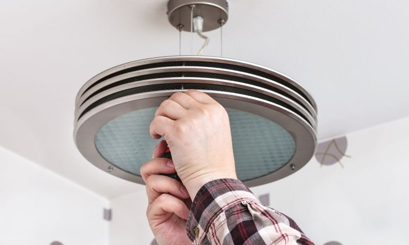 Comment enlever un globe plafonnier ? 2 Design sans titre 2025 10 26T142315.155