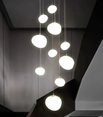 suspension luminaire blanche pour escalier sur plusieurs etages 817