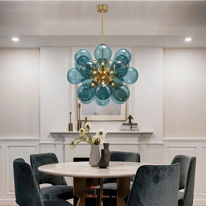 suspension luminaire dore avec boules en verre souffle couleur bleu 327 1