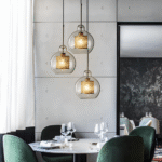 Suspension géométrique en verre avec motif alvéolé – Image 10