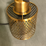 Suspension géométrique en verre avec motif alvéolé – Image 18