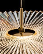 Suspension en acrylique – Image 8