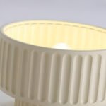 Plafonnier en Résine Blanche Nervurée – Image 12